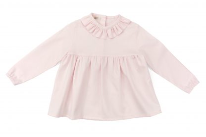 Vista frontal blusa rosa lisa. Modelo Rose.